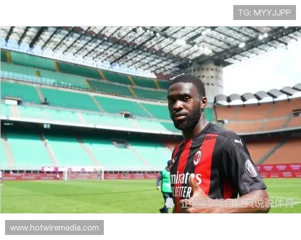 马丁内斯展现心理战专家特质，战术博弈中持续施压对手