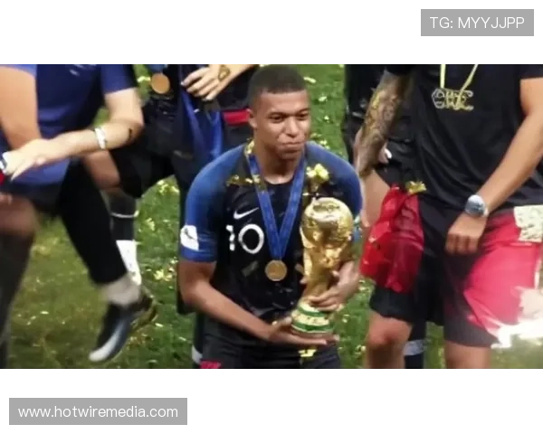 姆巴佩高位压迫能力持续提升,防守贡献值得关注 姆巴佩高位压迫能力持续提升,防守贡献值得关注