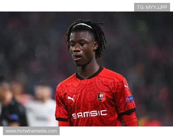 卡马文加中场统治力持续提升,表现稳健备受期待