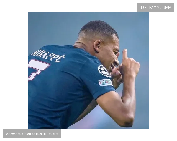 巴黎圣日耳曼强强对话中越踢越被动,防守稳定性面临考验 巴黎圣日耳曼强强对话中越踢越被动,防守稳定性面临考验