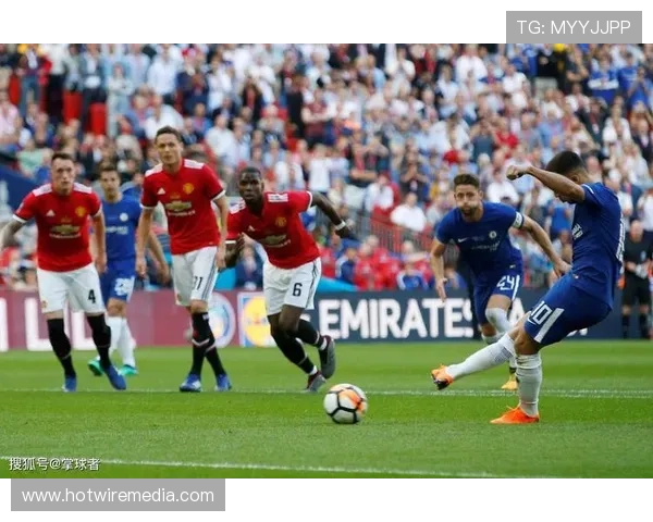 曼城进攻结构变化：从中路集中取代边中结合