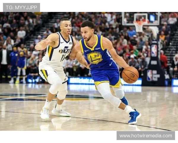 西亚卡姆利用高效挡拆进攻拉开空档提升球队关键时刻得分效率